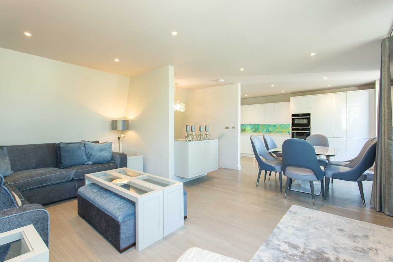 Properties Under Offer in Pier Avenue Whitstable