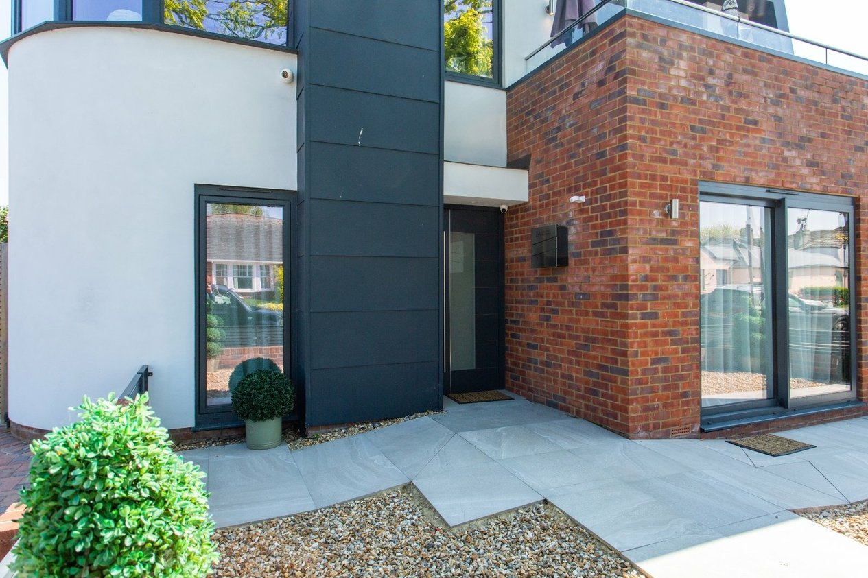 Properties Under Offer in Pier Avenue Whitstable