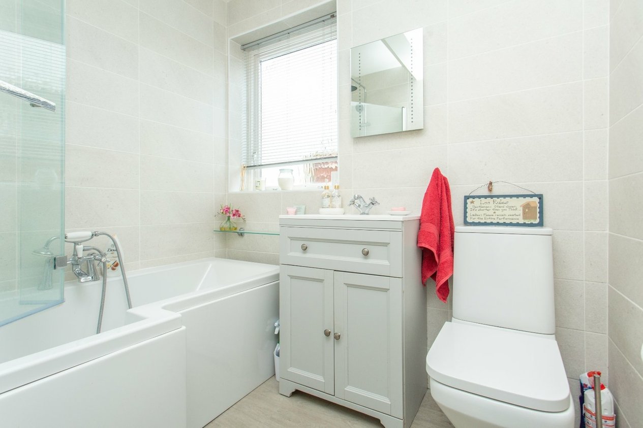 Properties Under Offer in Pier Avenue Whitstable