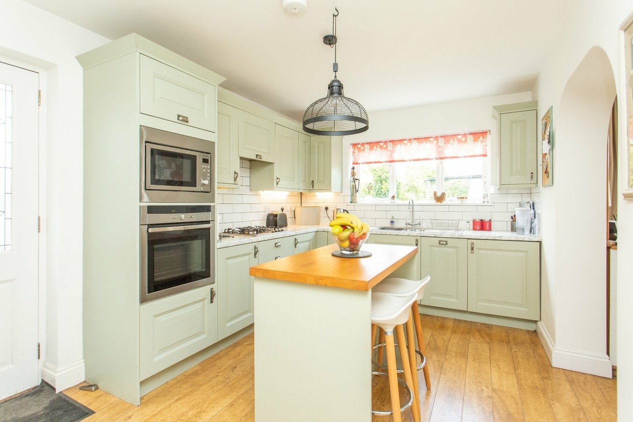 Properties Under Offer in Pier Avenue Whitstable