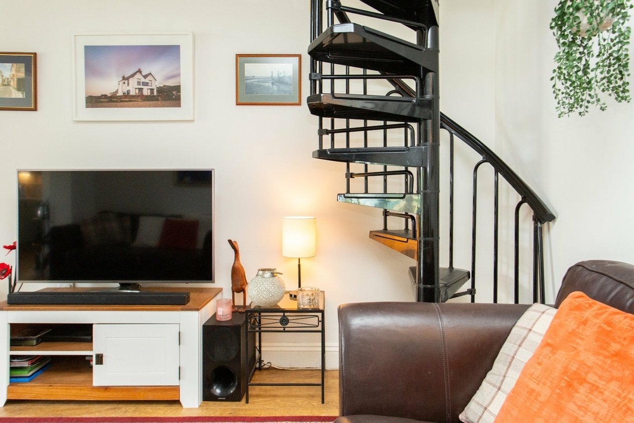 Properties Under Offer in Pier Avenue Whitstable