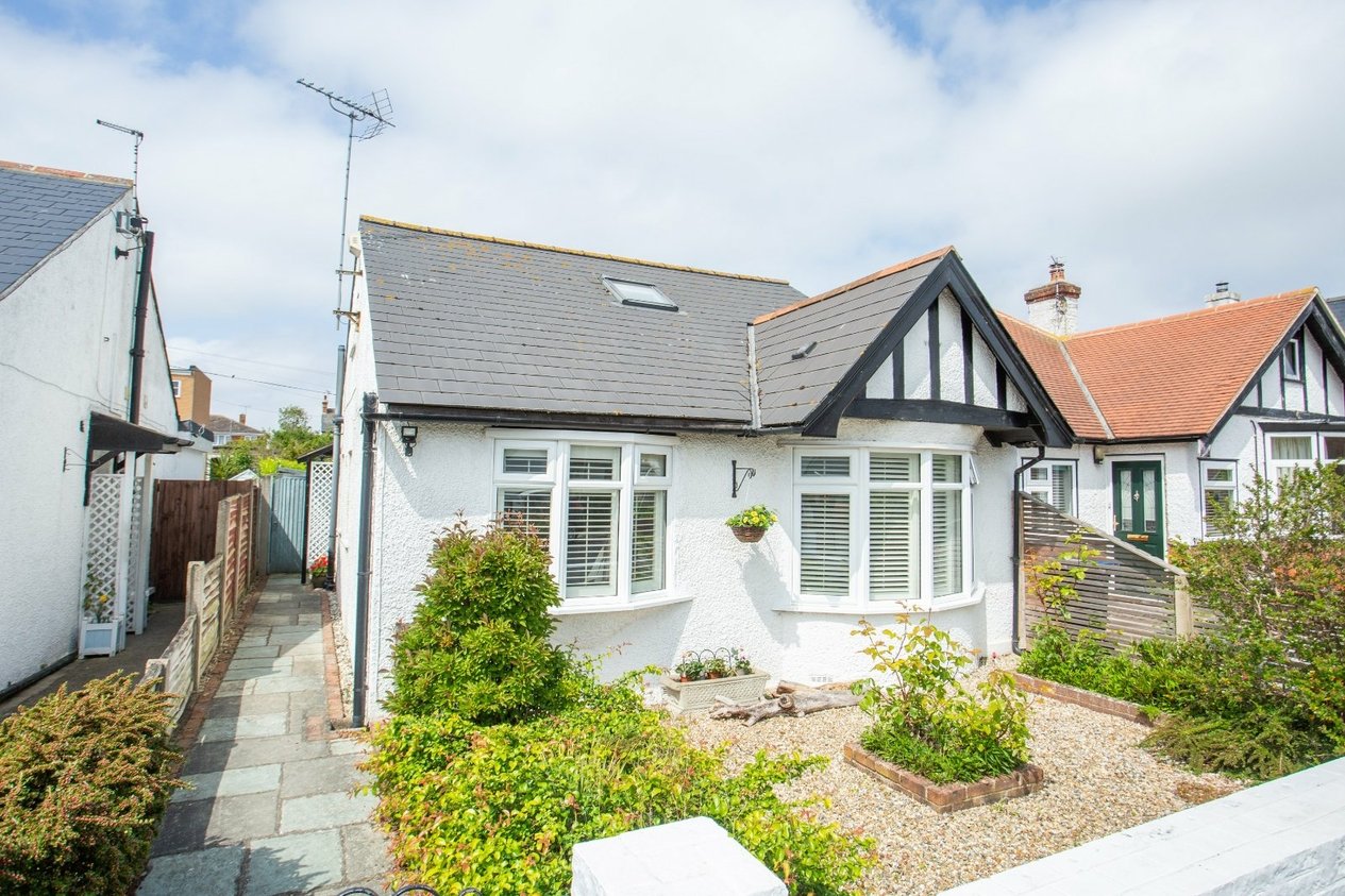 Properties Under Offer in Pier Avenue Whitstable