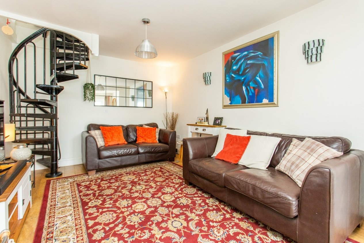 Properties Under Offer in Pier Avenue Whitstable