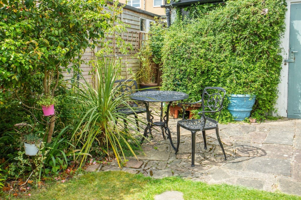 Properties Under Offer in Pier Avenue Whitstable