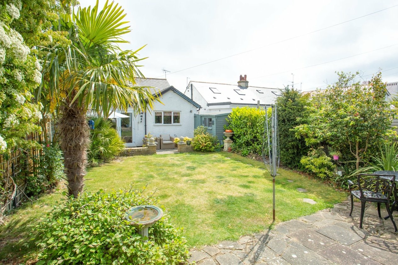Properties Under Offer in Pier Avenue Whitstable