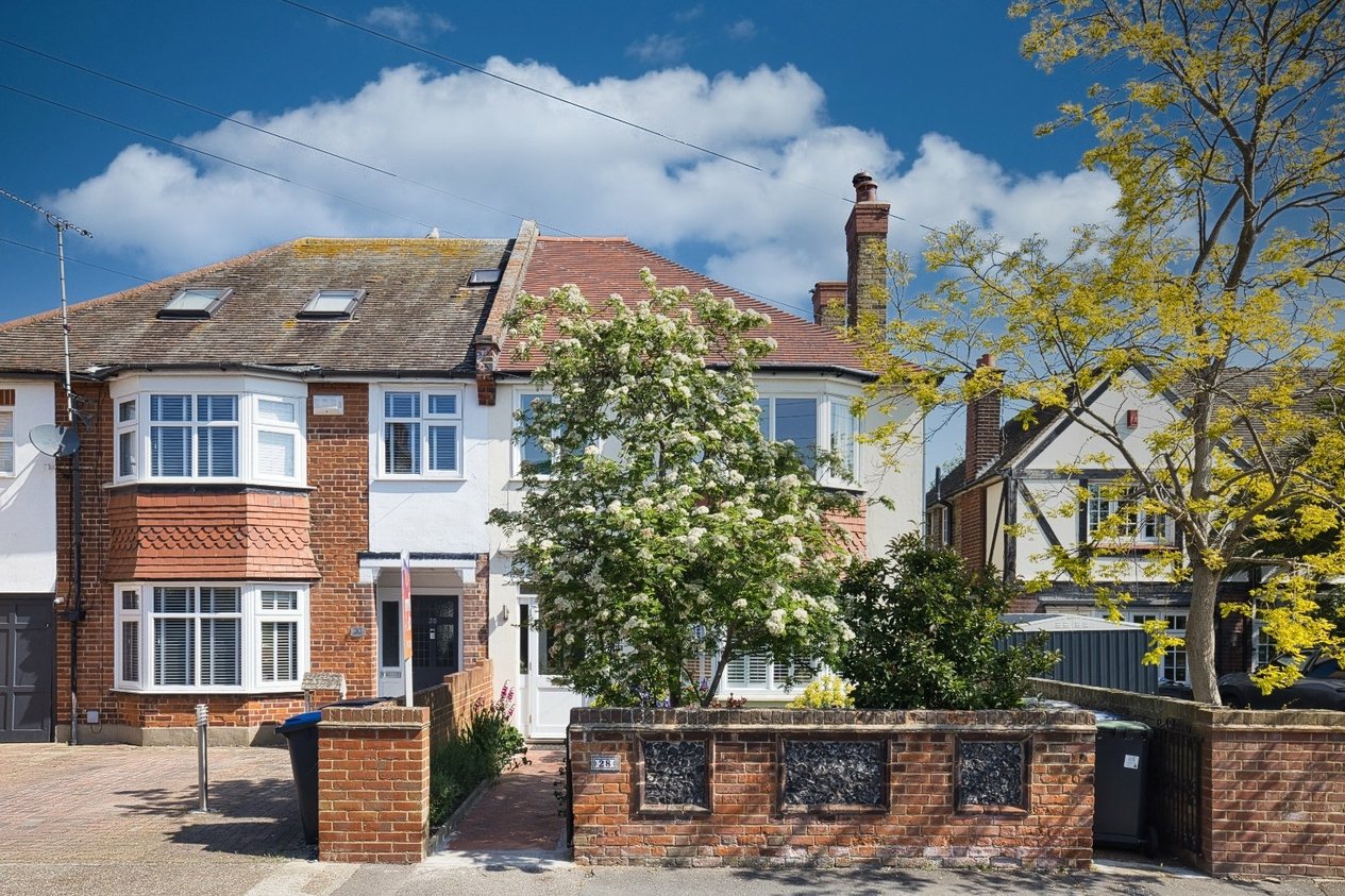 Properties For Sale in Pierremont Avenue Broadstairs