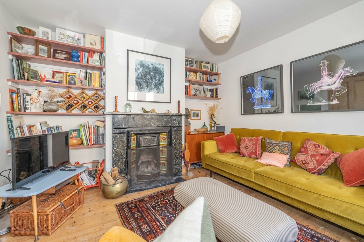 Properties Under Offer in Plantation Road Faversham