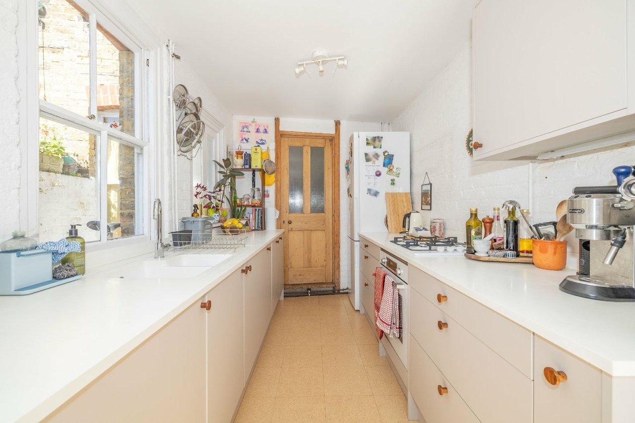 Properties Under Offer in Plantation Road Faversham