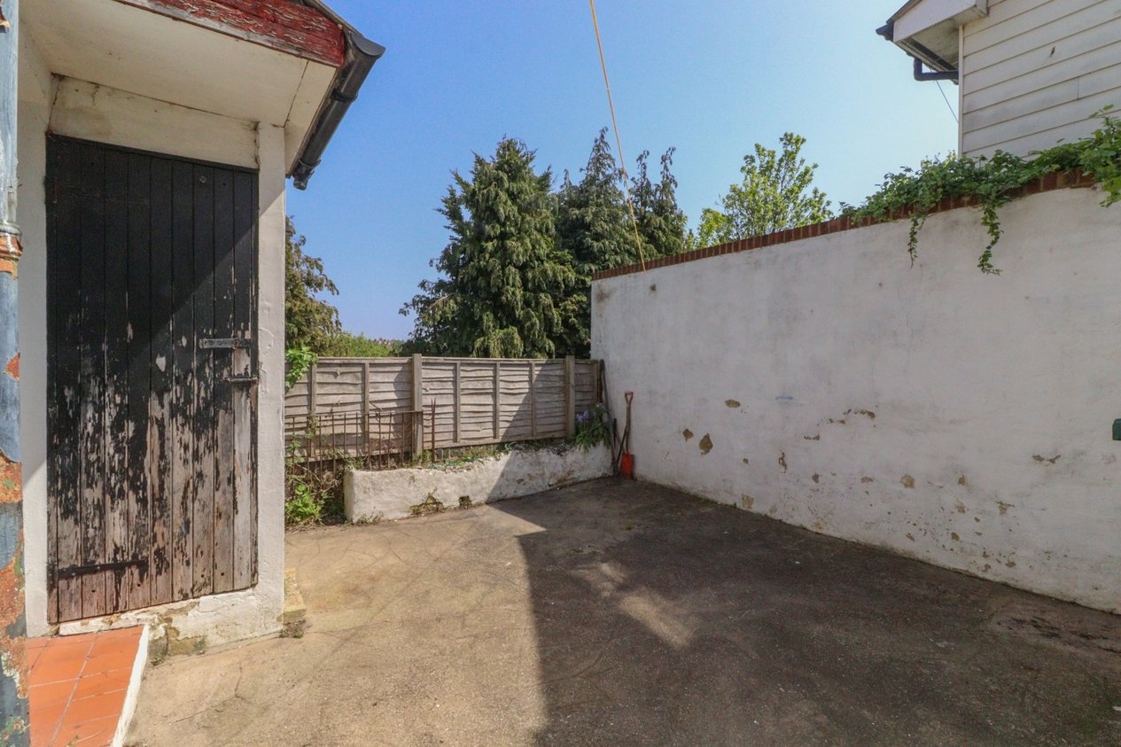 Properties Under Offer in Poets Corner Margate