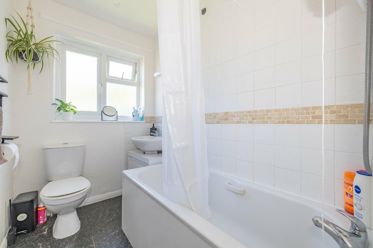 Properties For Sale in Pomfret Road Chartham