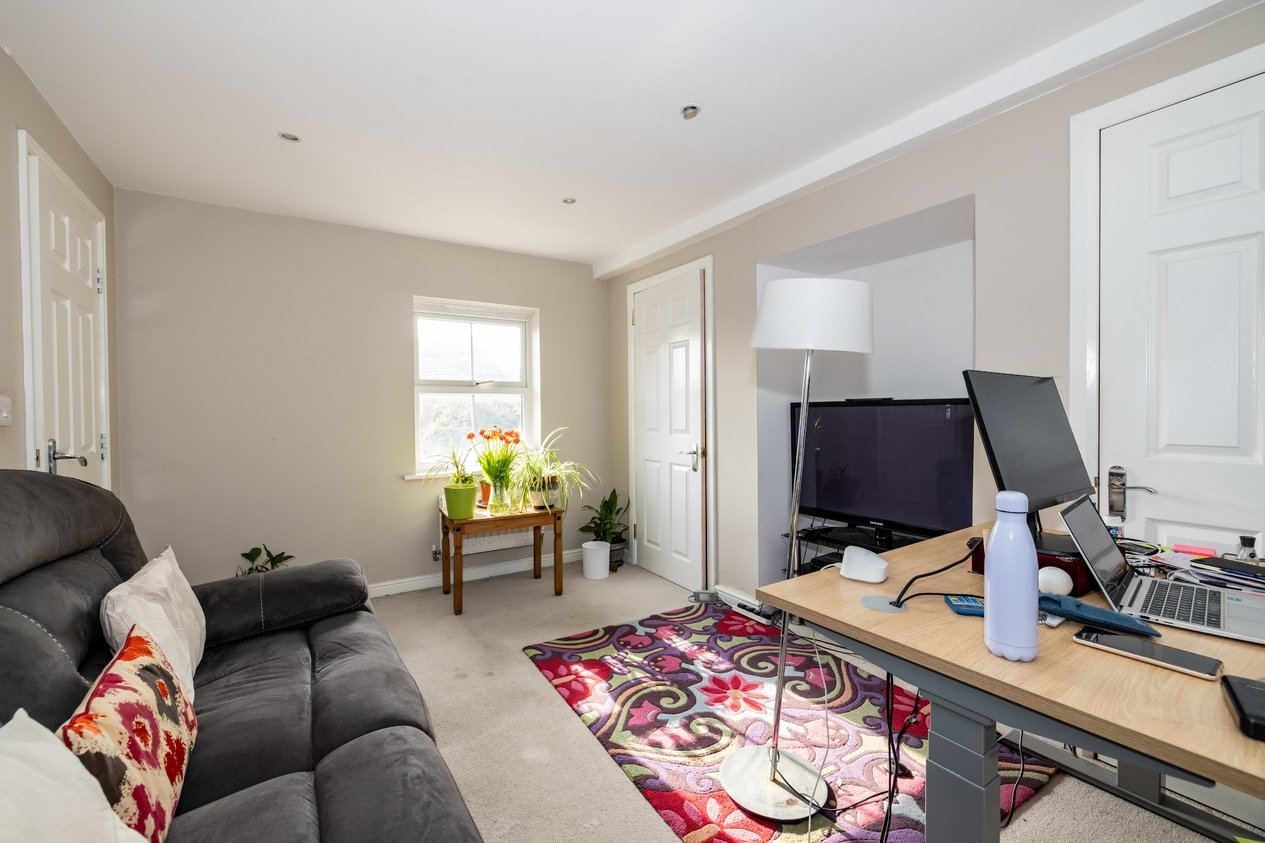 Properties For Sale in Poppy Mead Ashford