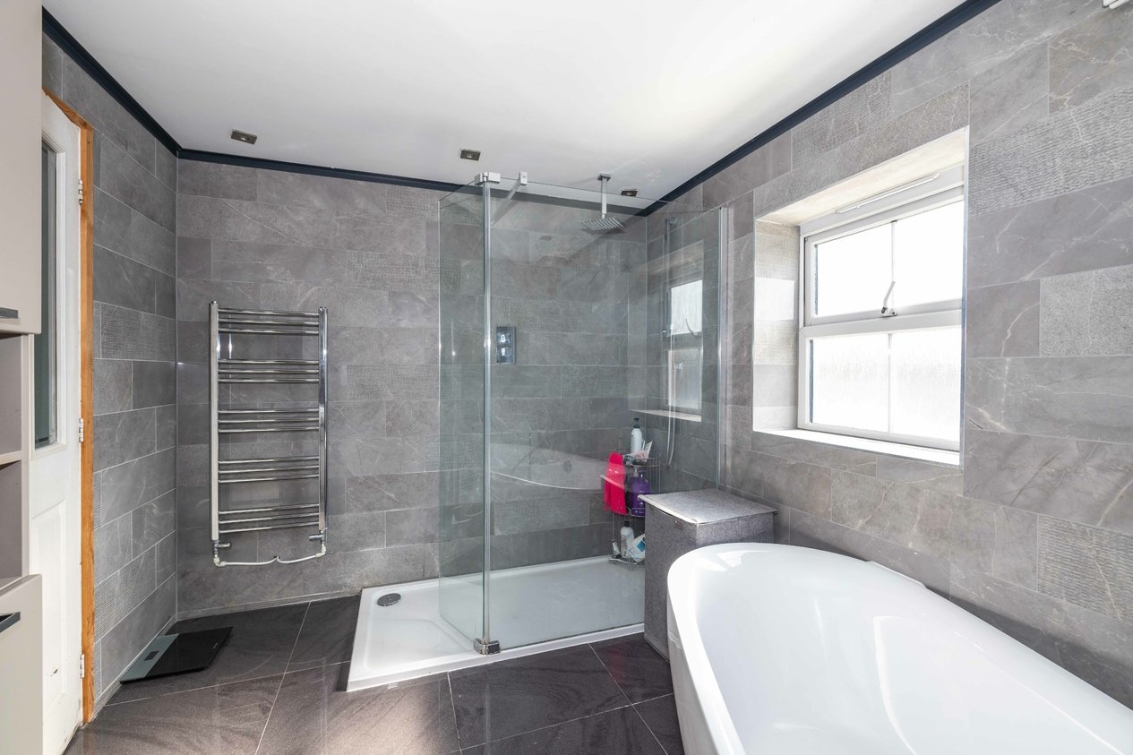 Properties For Sale in Poppy Mead Ashford