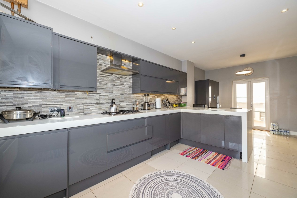 Properties For Sale in Poppy Mead Ashford