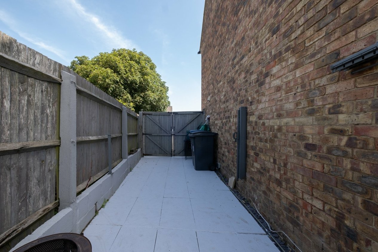 Properties For Sale in Prescott Close Guston