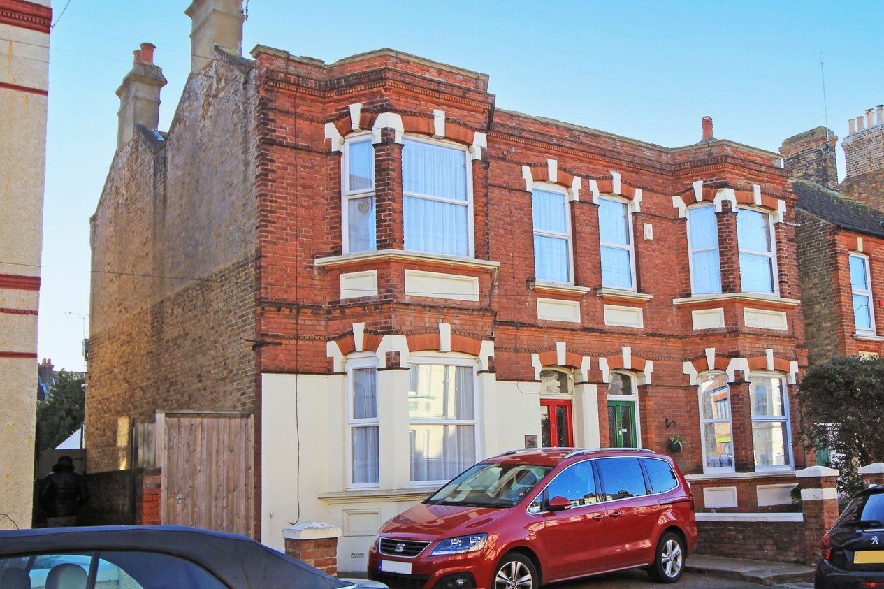 Properties For Sale in Prices Avenue Cliftonville