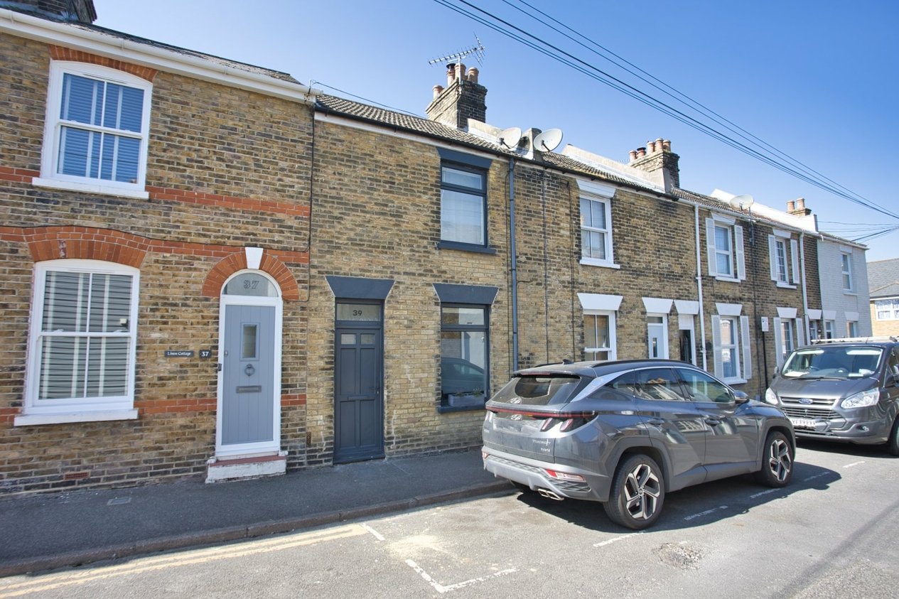 Properties For Sale in Princes Street Deal