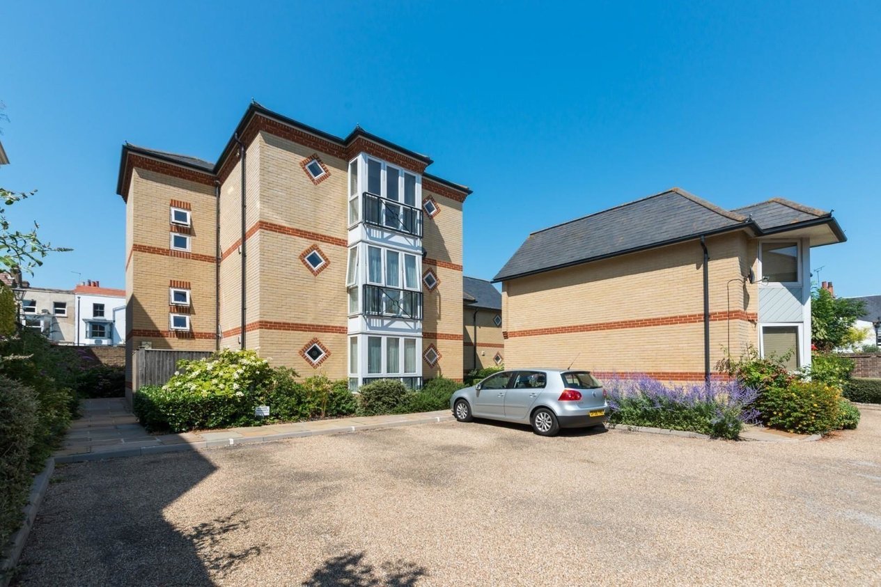 Properties Sold Subject To Contract in Priory Courtyard 