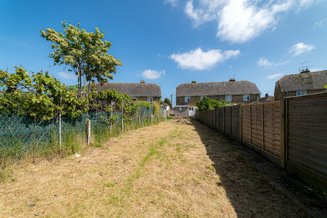 Properties Under Offer in Priory Place Faversham