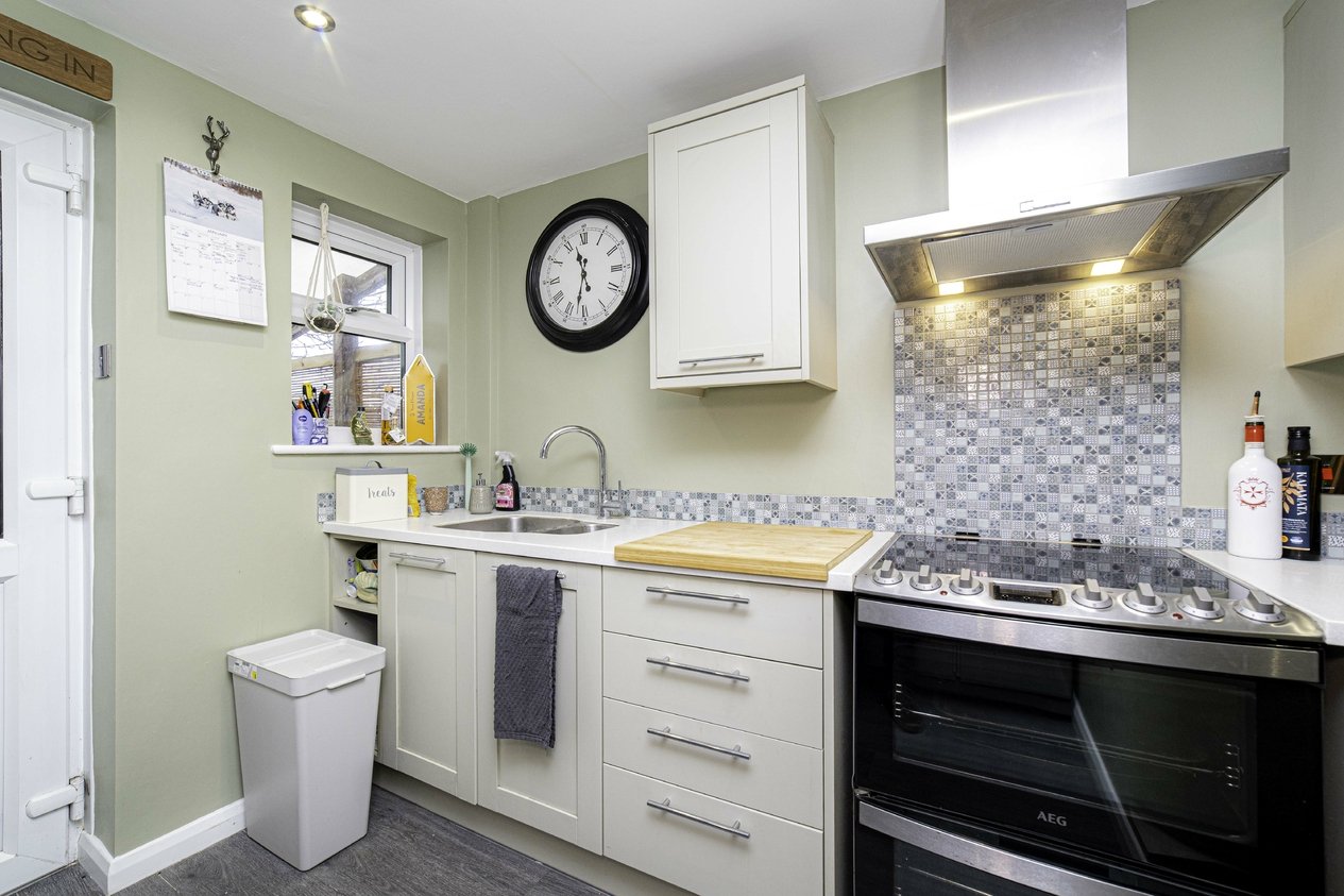 Properties Under Offer in Providence Street Ashford