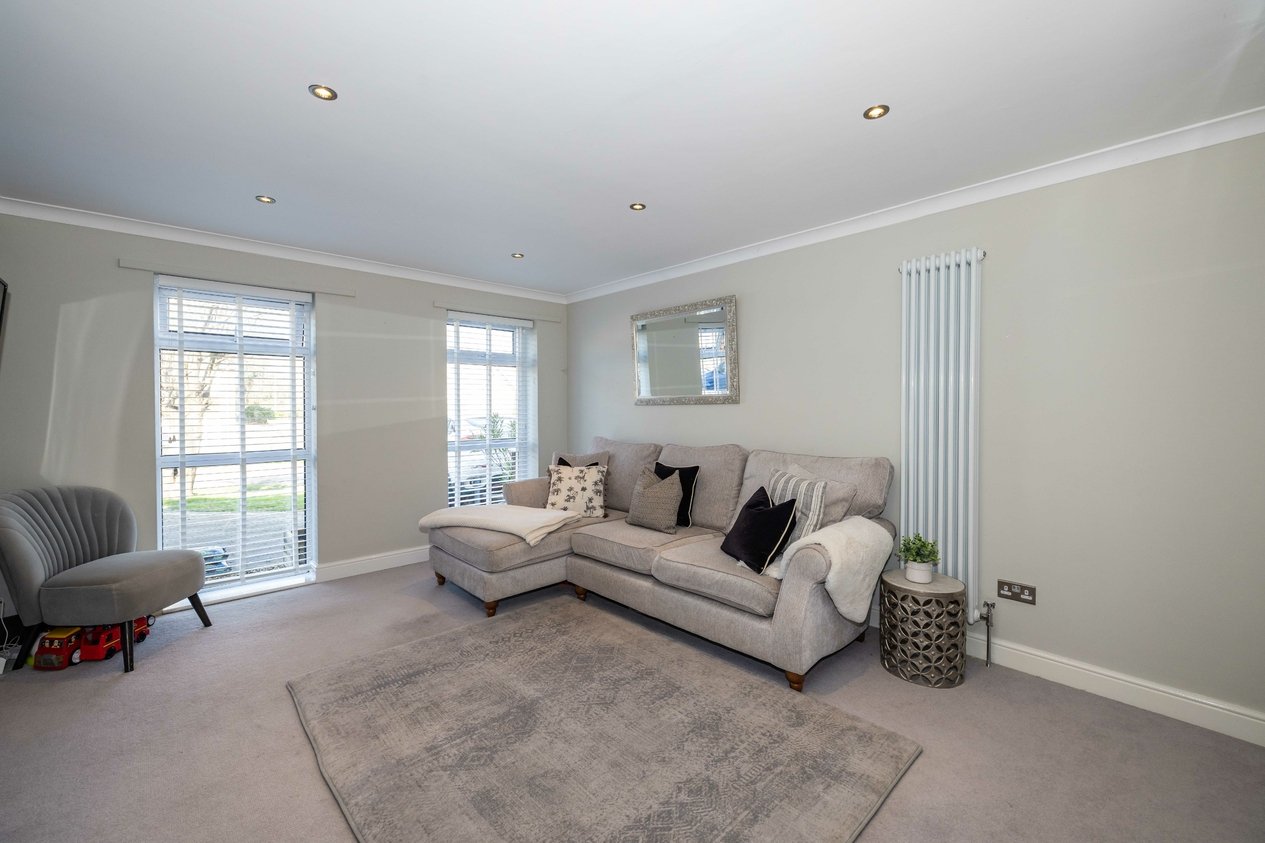 Properties Under Offer in Quantock Drive Ashford