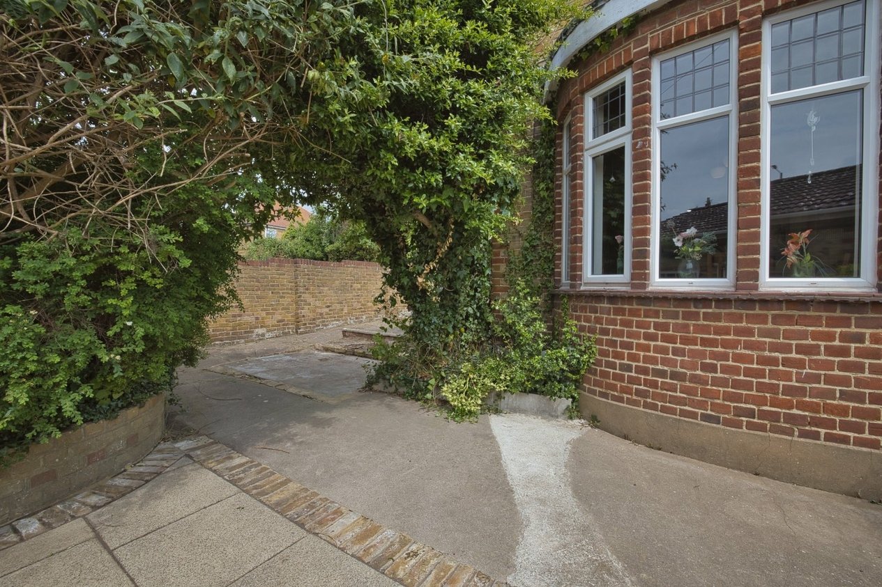 Properties Under Offer in Queens Gate Road Ramsgate