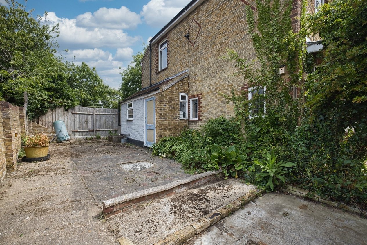 Properties Under Offer in Queens Gate Road Ramsgate