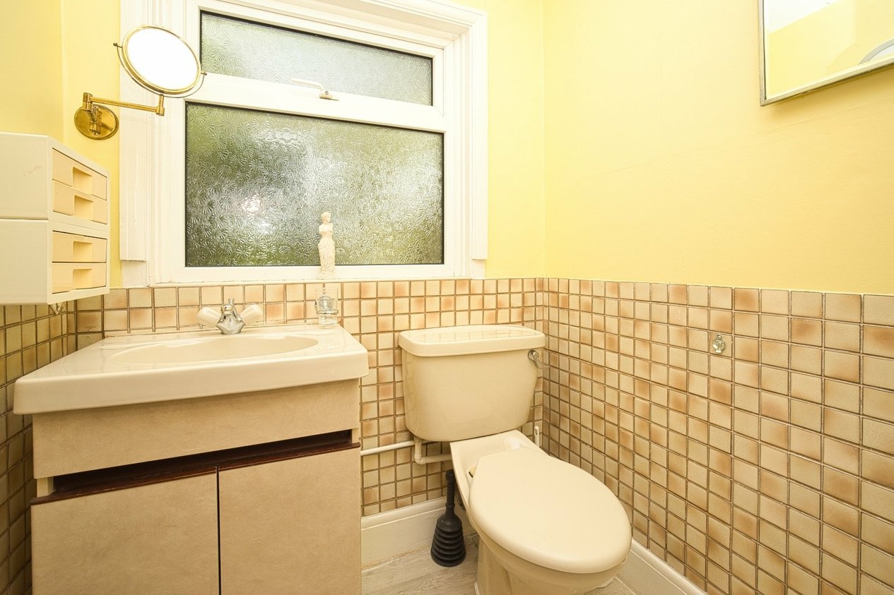 Properties Under Offer in Queens Gate Road Ramsgate