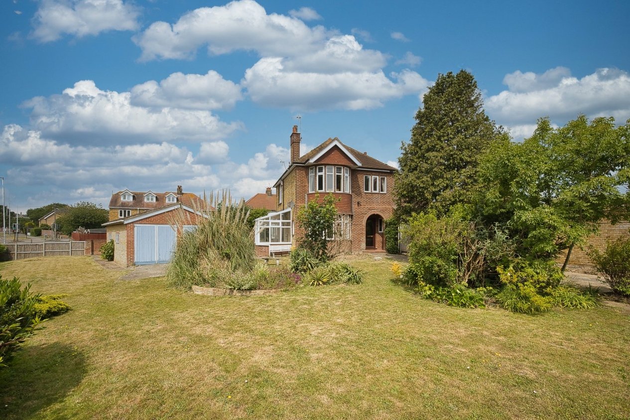Properties Under Offer in Queens Gate Road Ramsgate
