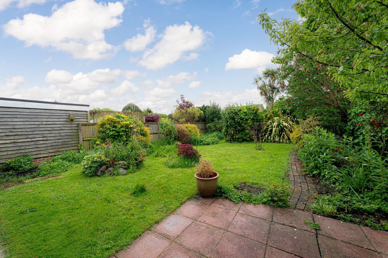 Chalet Bungalow Detached for sale in Queens Road,Littlestone, New
