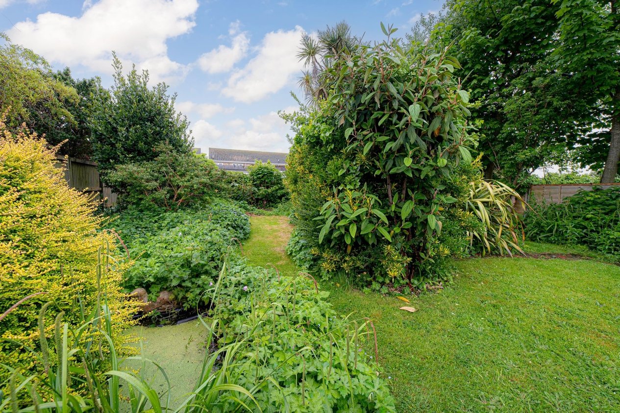 Chalet Bungalow Detached for sale in Queens Road,Littlestone, New
