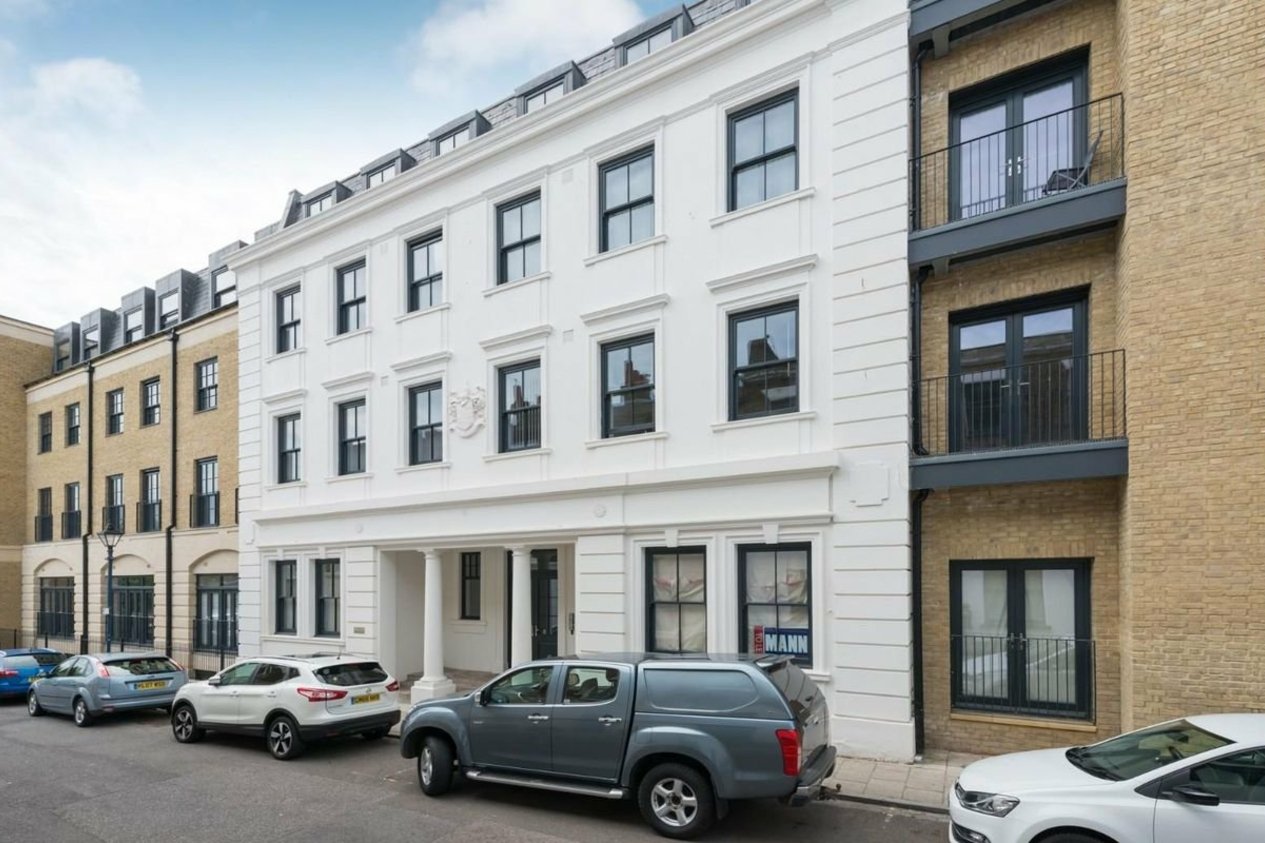 Properties Under Offer in Queensbridge Drive Cavendish Street
