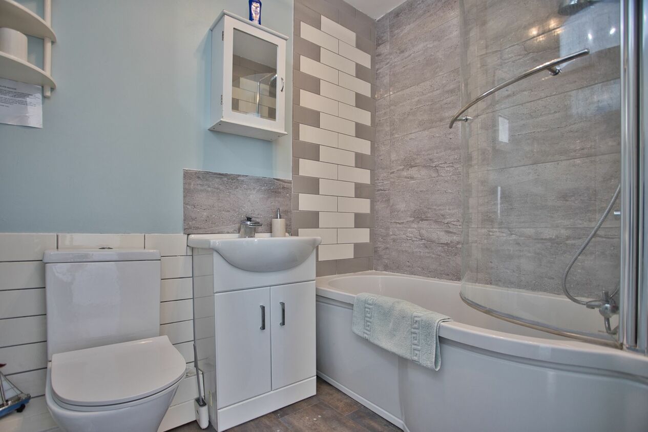 Properties For Sale in Radnor Bridge Road  Eastcliffe Heights Radnor Bridge Road