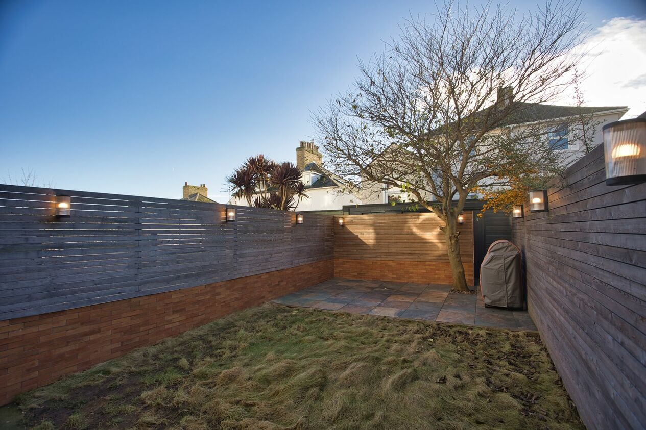 Properties Sold Subject To Contract in Radnor Bridge Road  Folkestone