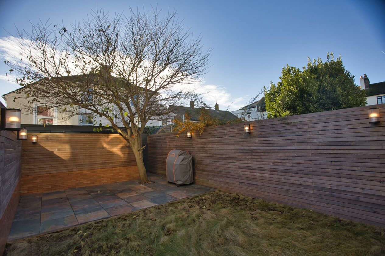Properties Sold Subject To Contract in Radnor Bridge Road  Folkestone