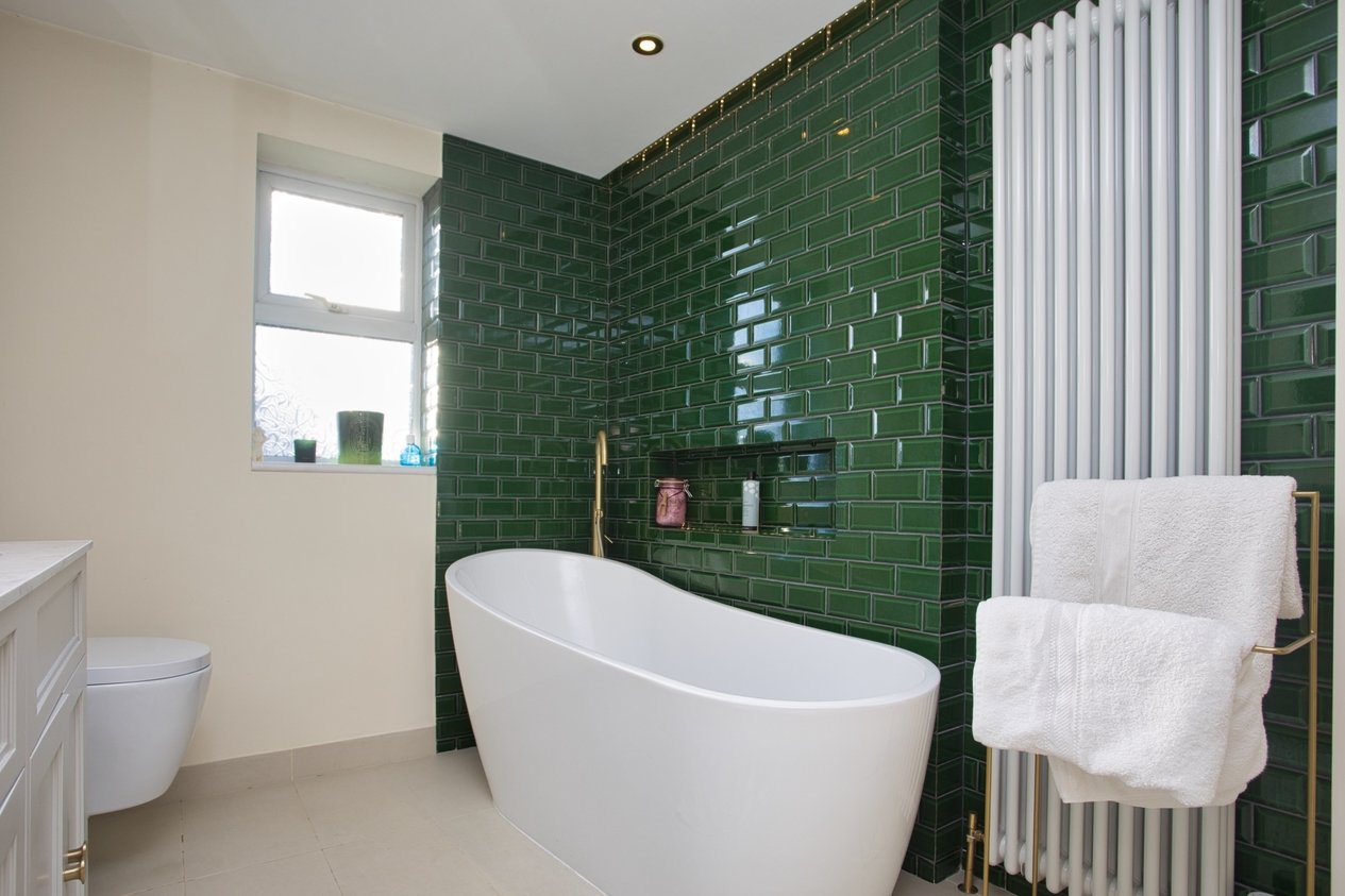 Properties Under Offer in Radnor Bridge Road Folkestone