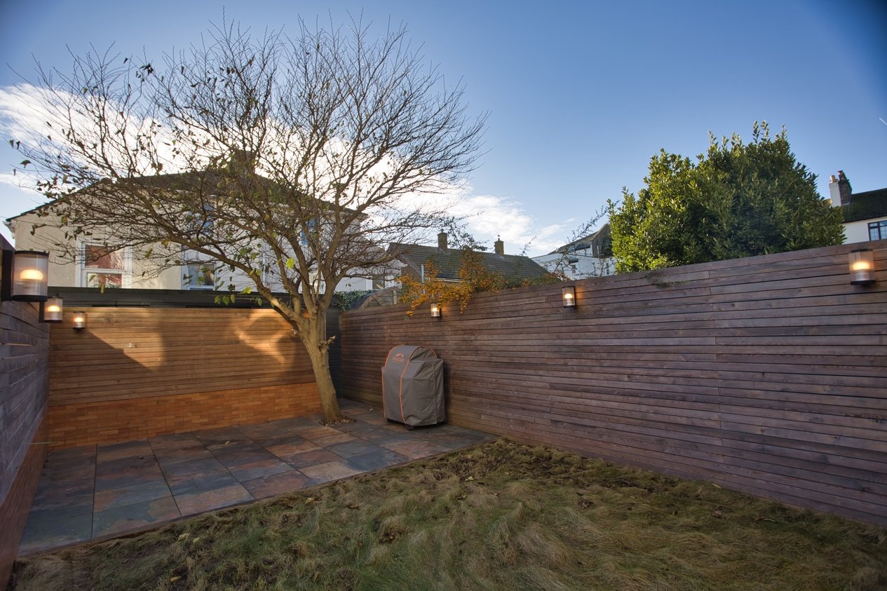 Properties Under Offer in Radnor Bridge Road Folkestone