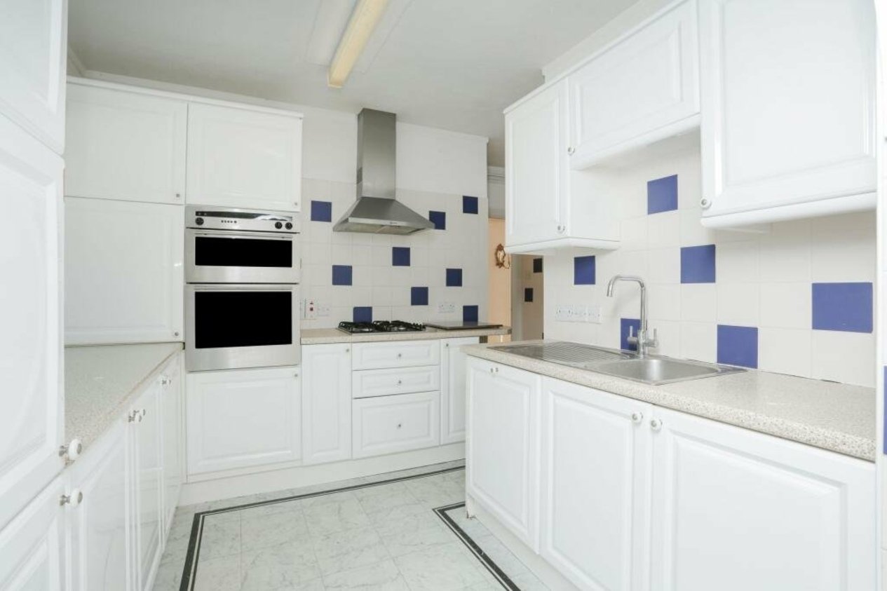 Properties For Sale in Radnor Cliff Folkestone