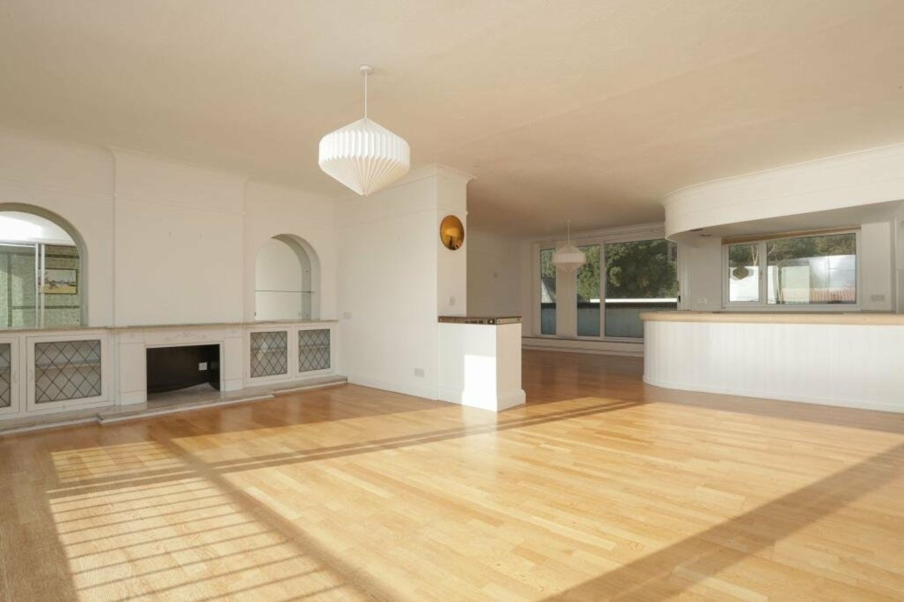 Properties For Sale in Radnor Cliff Folkestone