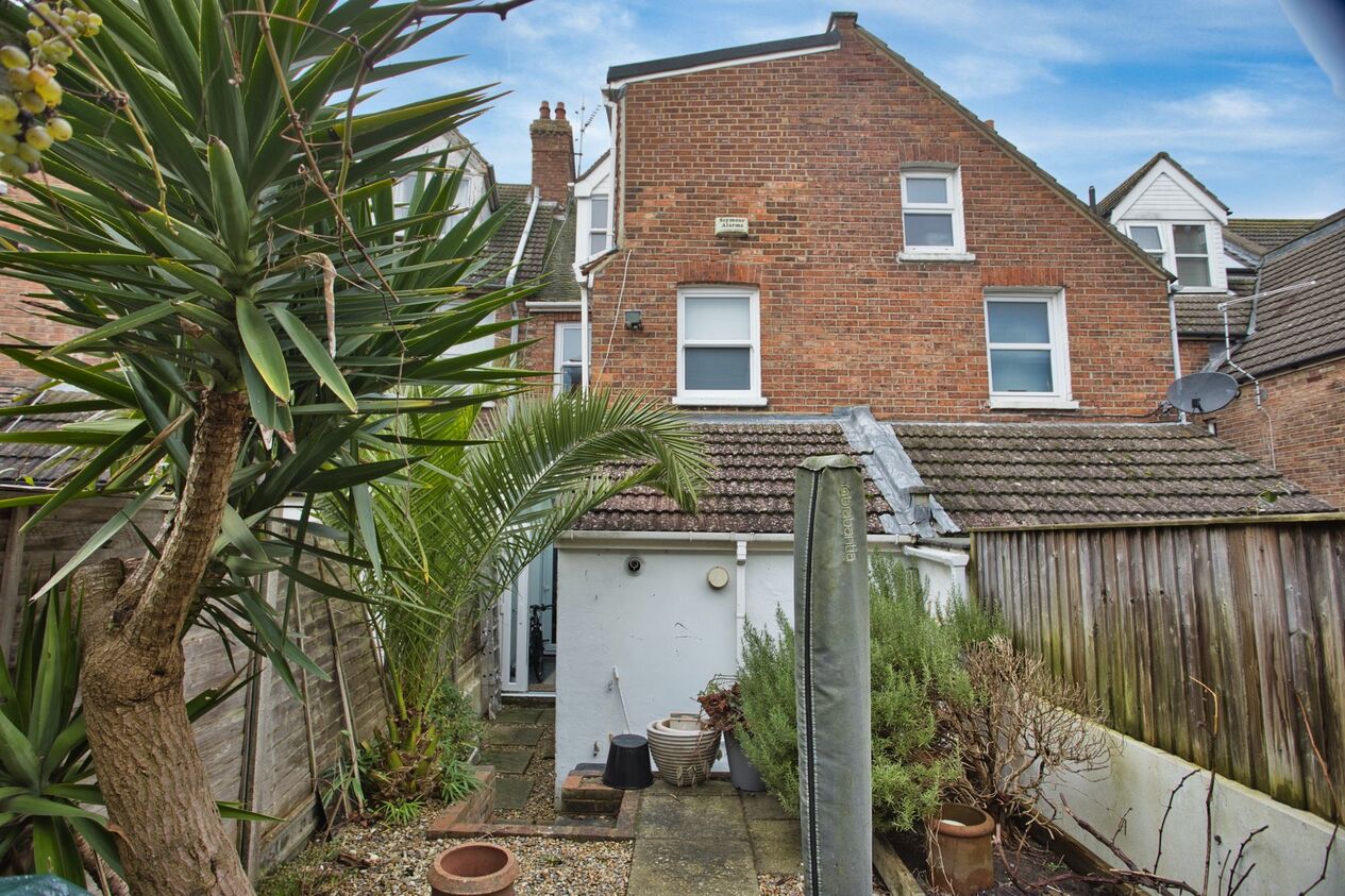 Properties Sold Subject To Contract in Radnor Park Crescent  Folkestone