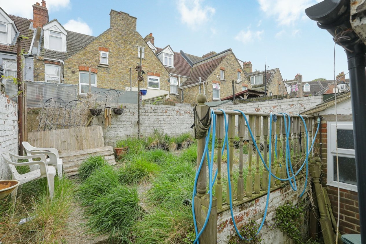 Properties For Sale in Radnor Park Crescent Folkestone