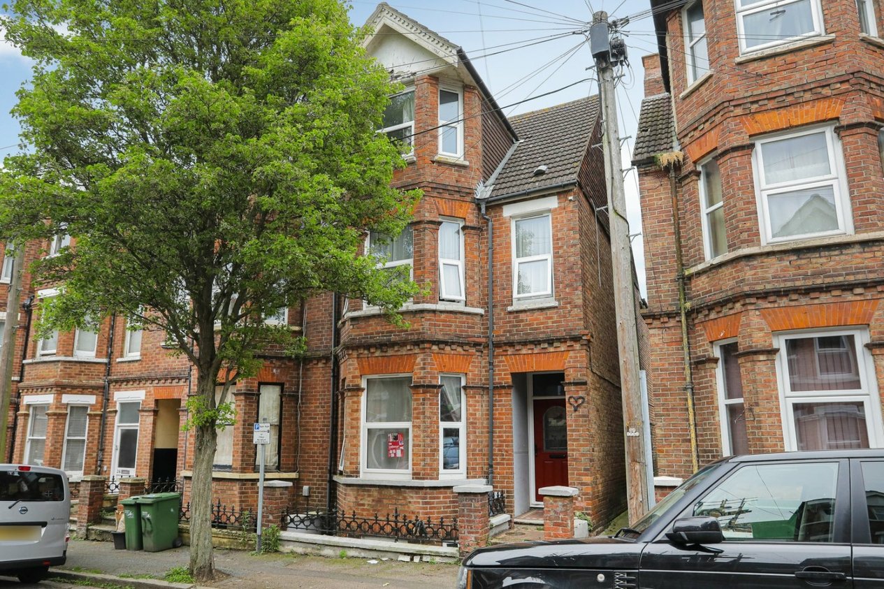 Properties For Sale in Radnor Park Crescent Folkestone