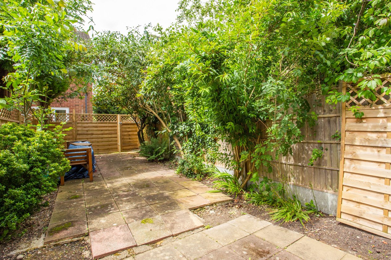 Properties Under Offer in Raymond Avenue Canterbury
