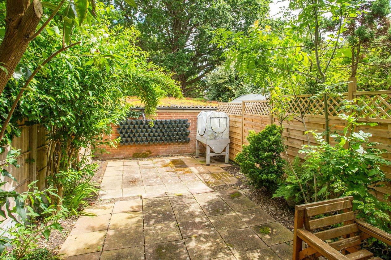 Properties Under Offer in Raymond Avenue Canterbury
