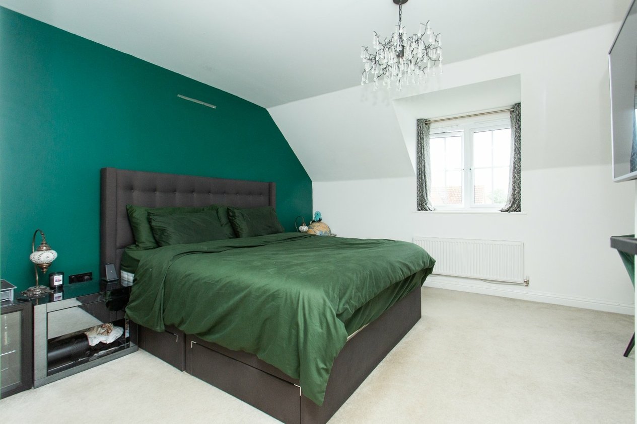 Properties For Sale in Realmwood Close Canterbury