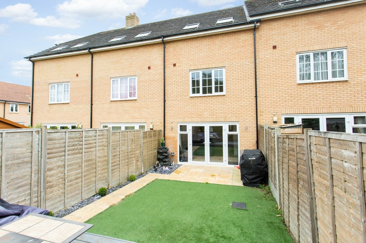 Properties For Sale in Realmwood Close Canterbury