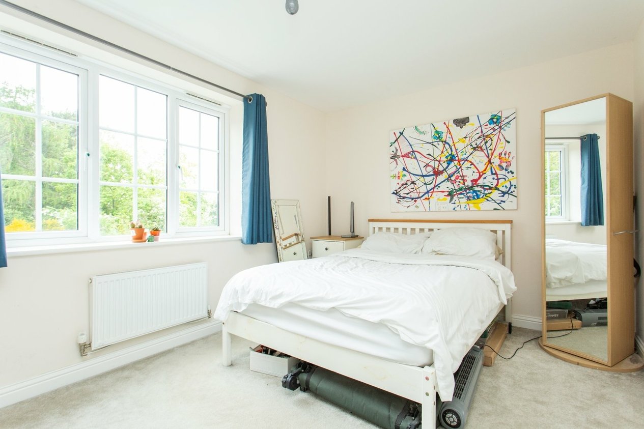 Properties For Sale in Realmwood Close Canterbury