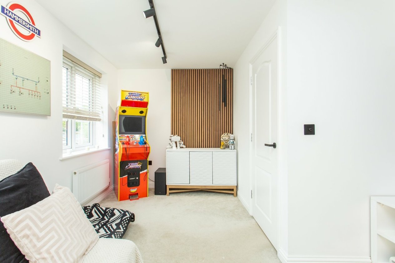 Properties For Sale in Realmwood Close Canterbury