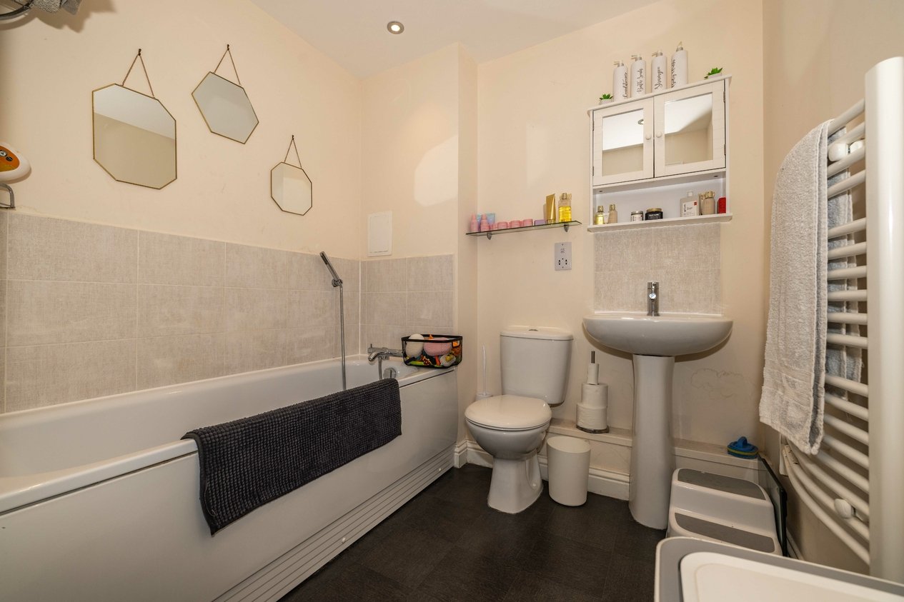 Properties For Sale in Realmwood Close Canterbury