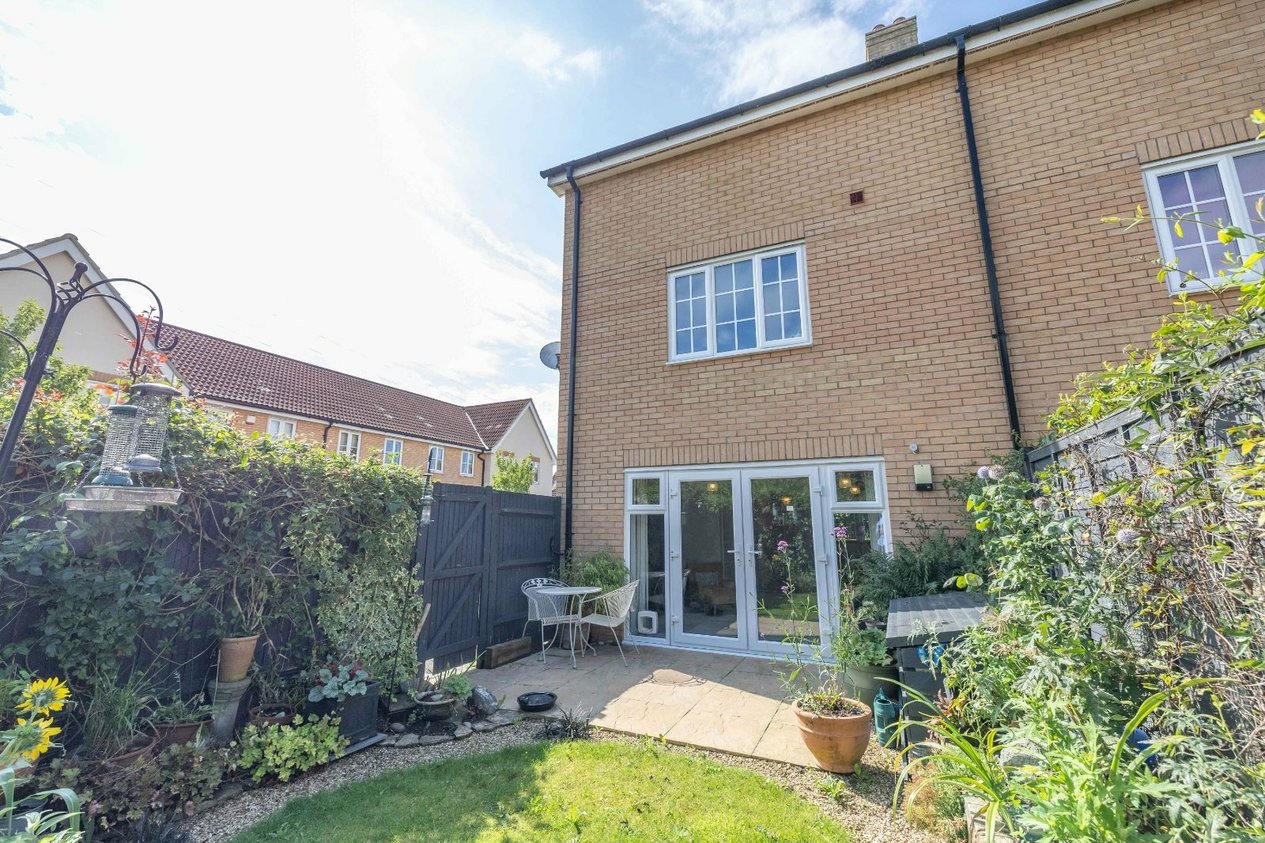 Properties For Sale in Realmwood Close Canterbury