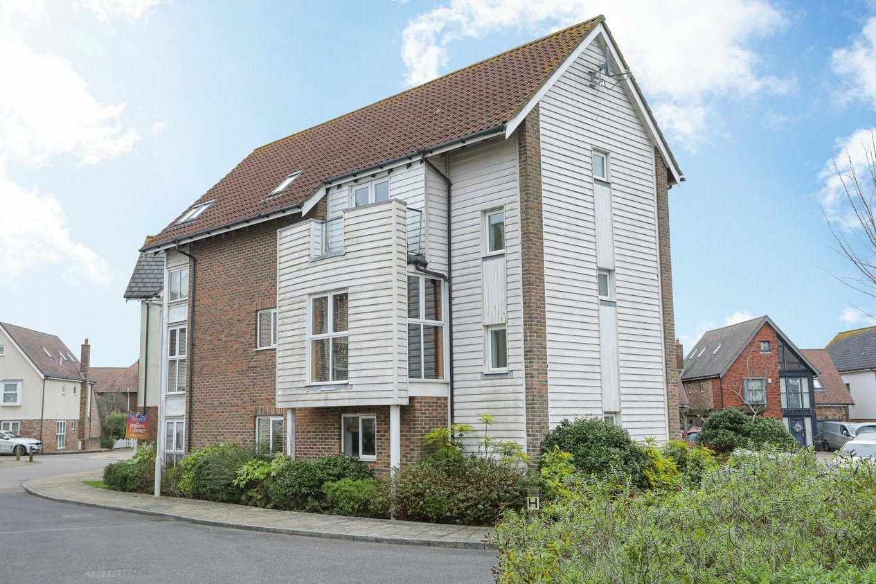 Properties Sold Subject To Contract in Redwing Close  Hawkinge